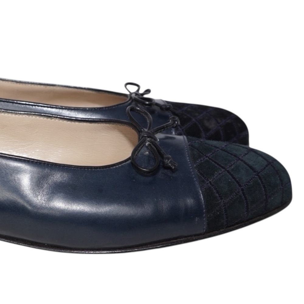 Salvatore Ferragamo Vintage Black Quilted Ballet Flats, Size 9.5AA - Picture 4 of 10